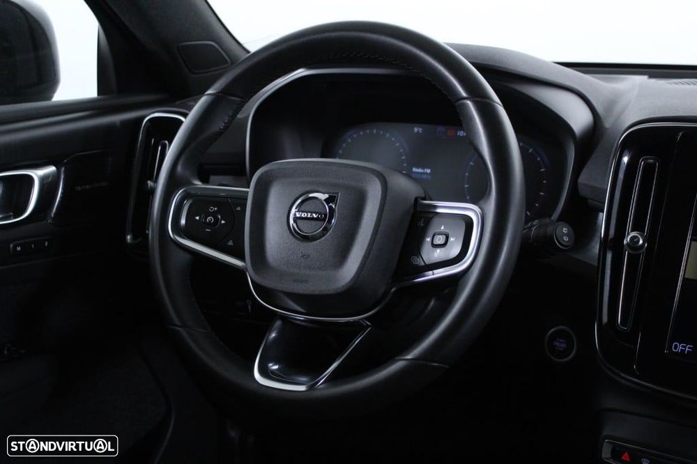 Volvo XC 40 1.5 T2 Plus Dark Auto - 16
