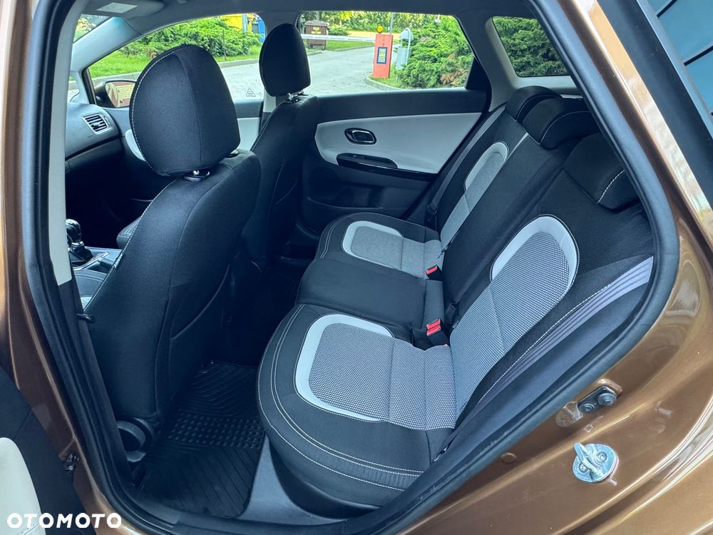Kia Ceed 1.6 CRDi 136 ISG Dream-Team Edition - 27