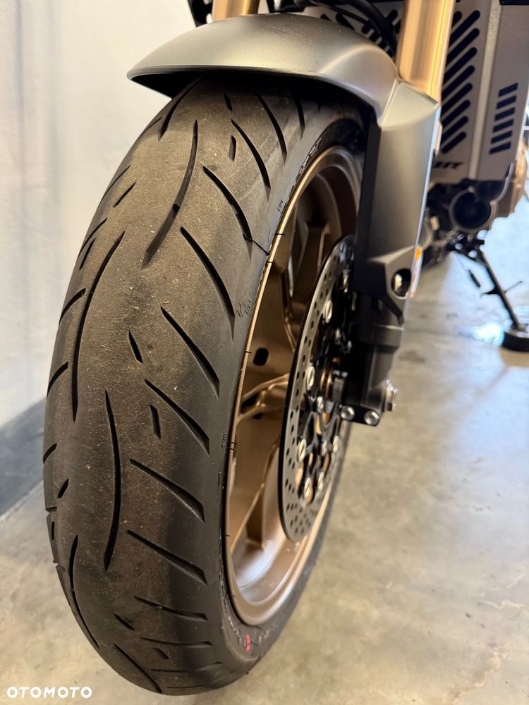 Honda CB - 25