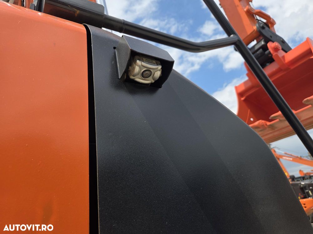 Hitachi ZX250-6, 2019, 6.254h, Masa operationala 27,1tone, cupa NOUA 1,55mc, cupla rapida, lant 80% bun doar 1.109h deplasare, consum mediu 12,5l/h, ad sapare 7m, camera spate si laterale, ridica 16,2 avertizare antirasturnare, 3 pompe hidr, PROMOTIE 86.900 - 14