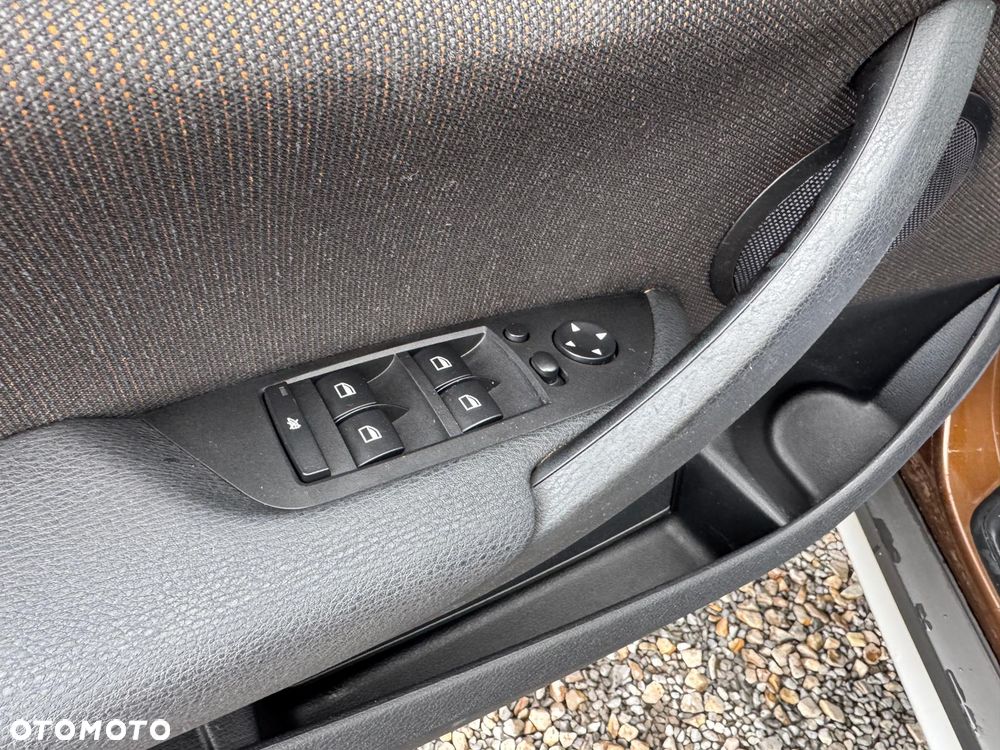 BMW X1 sDrive18i xLine - 17
