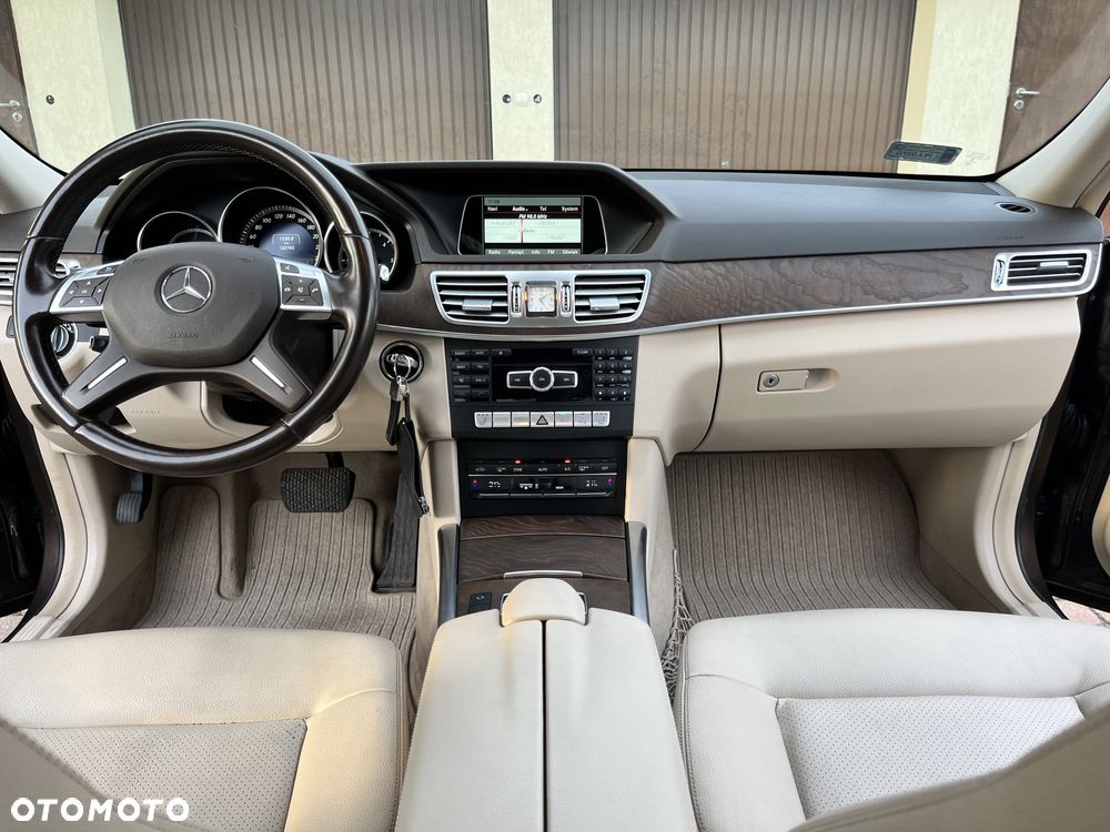 Mercedes-Benz Klasa E 200 BlueTEC 7G-TRONIC Elegance - 11