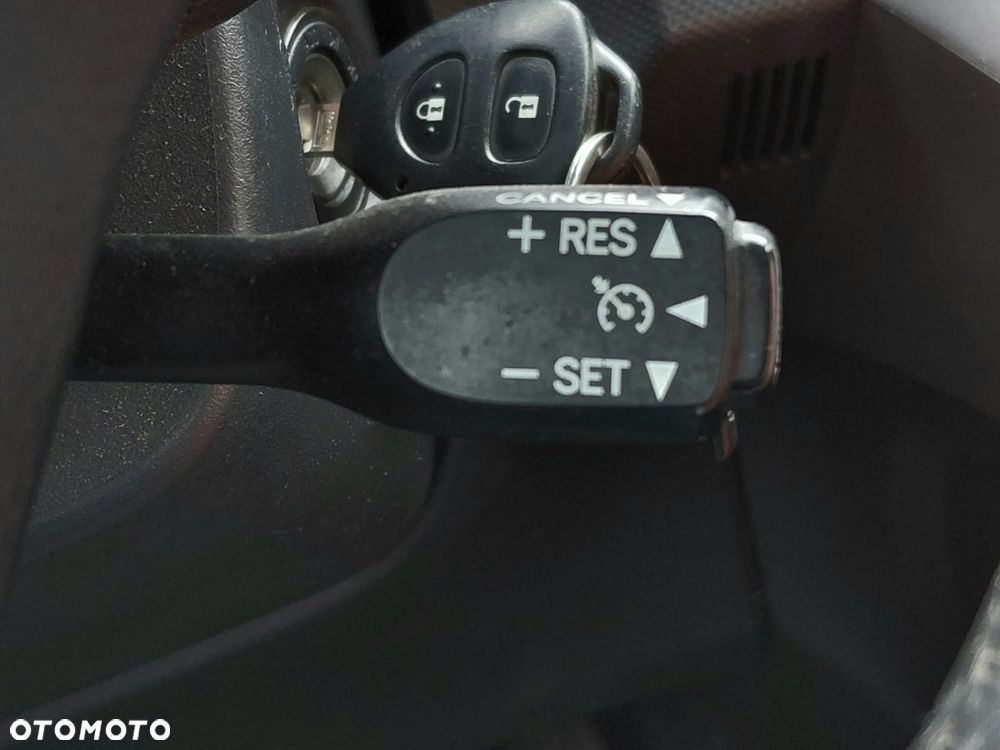 Toyota Auris 2.0 D-4D - 19