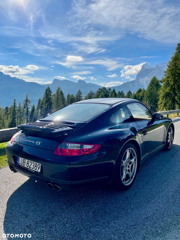 Porsche 911 Carrera 4S - 1
