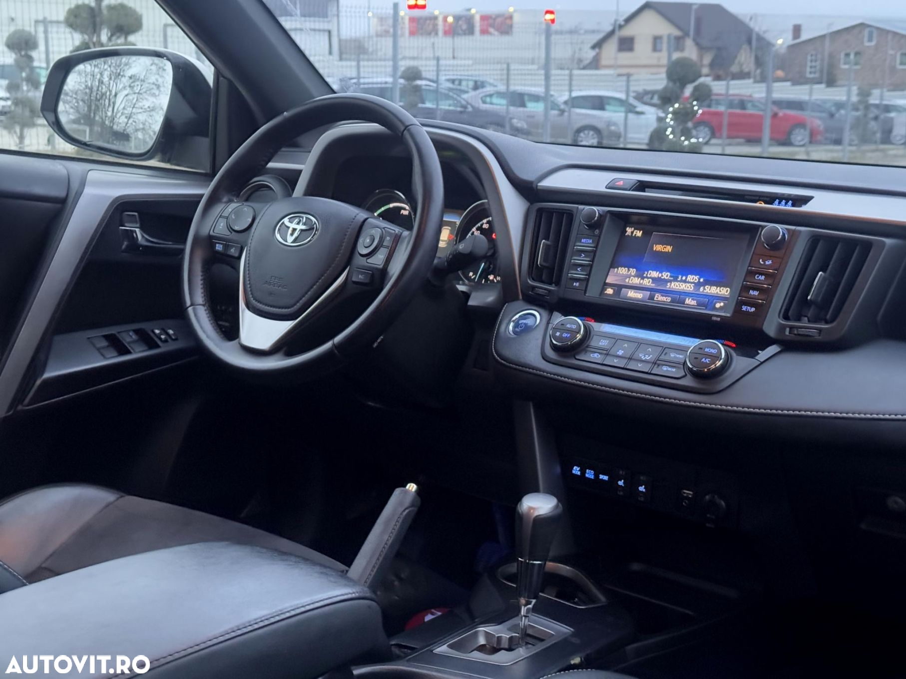 Toyota RAV4 - 8