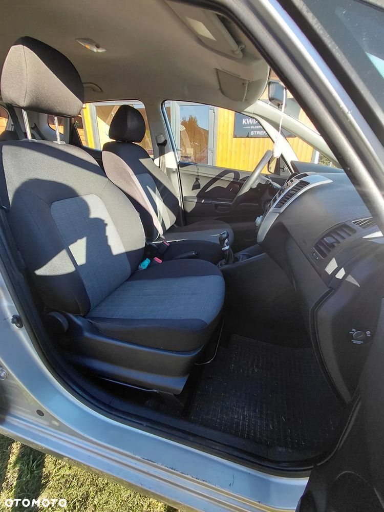 Kia Venga - 7