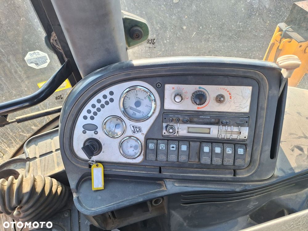 JCB 3Cx 4X4 - 13