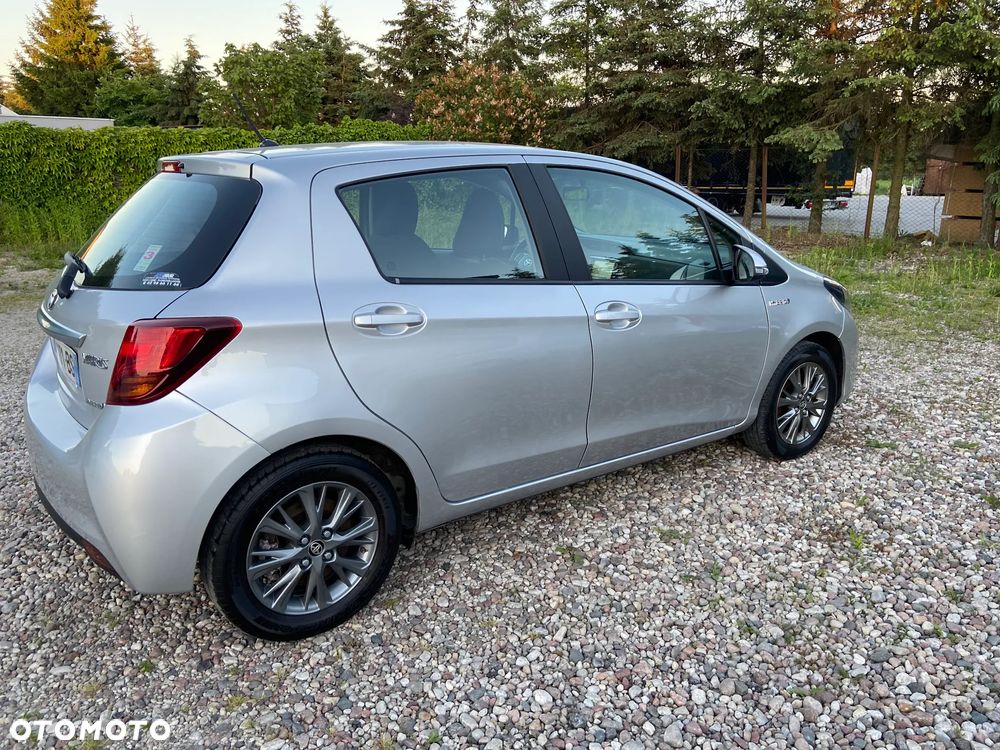 Toyota Yaris - 10