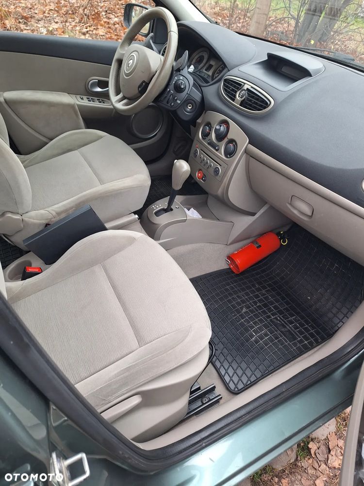 Renault Clio 1.6 16V Dynamique - 12