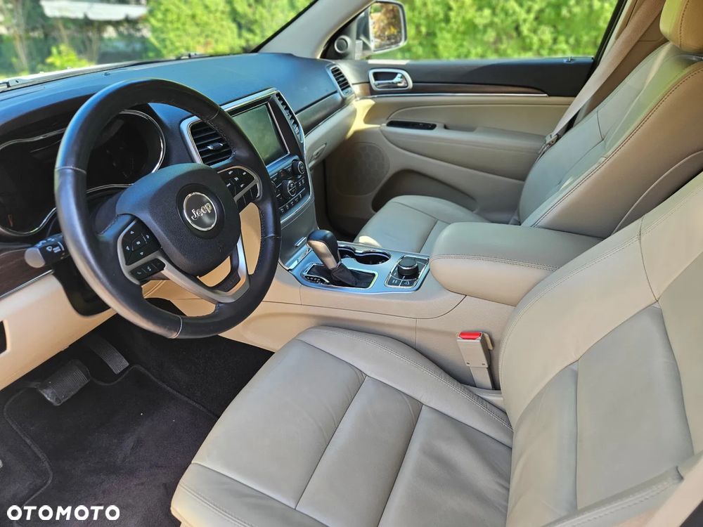 Jeep Grand Cherokee - 13