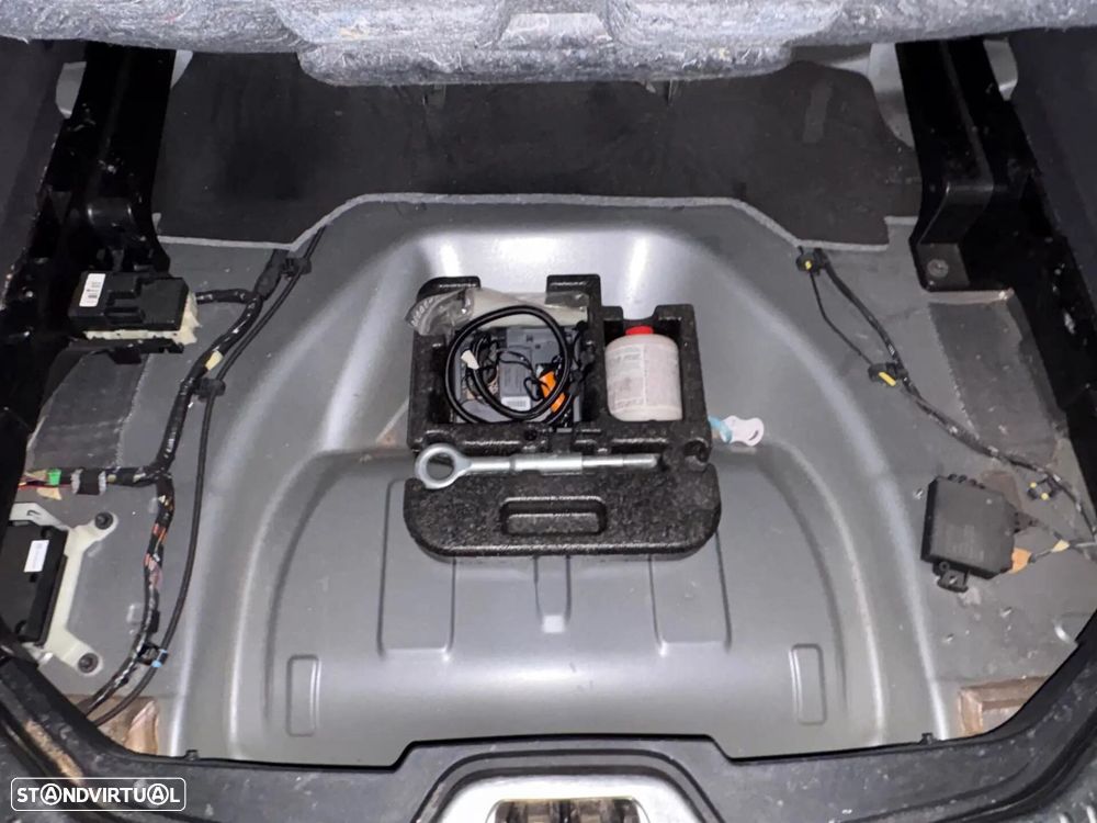 Volvo V60 2.0 D2 Summum Geartronic - 36