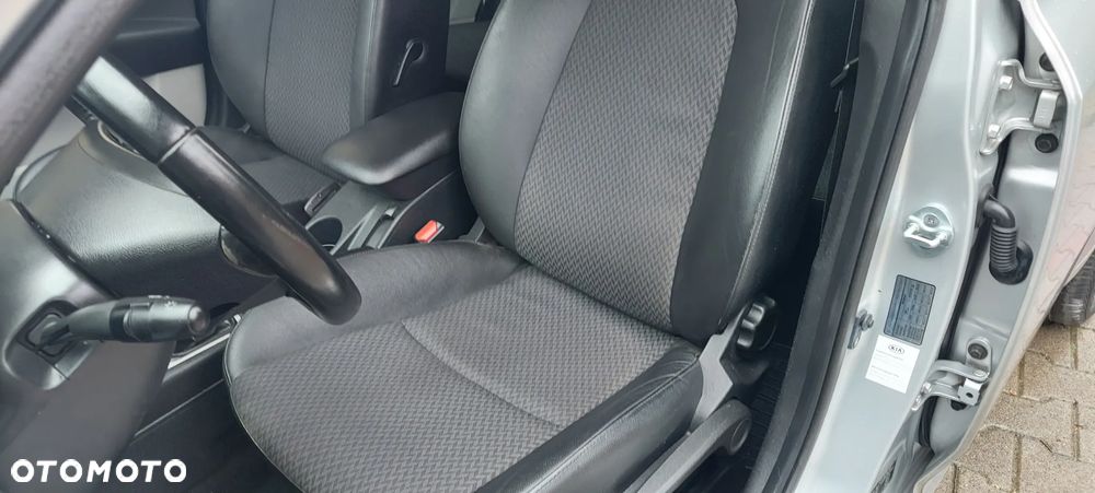 Kia Ceed - 25