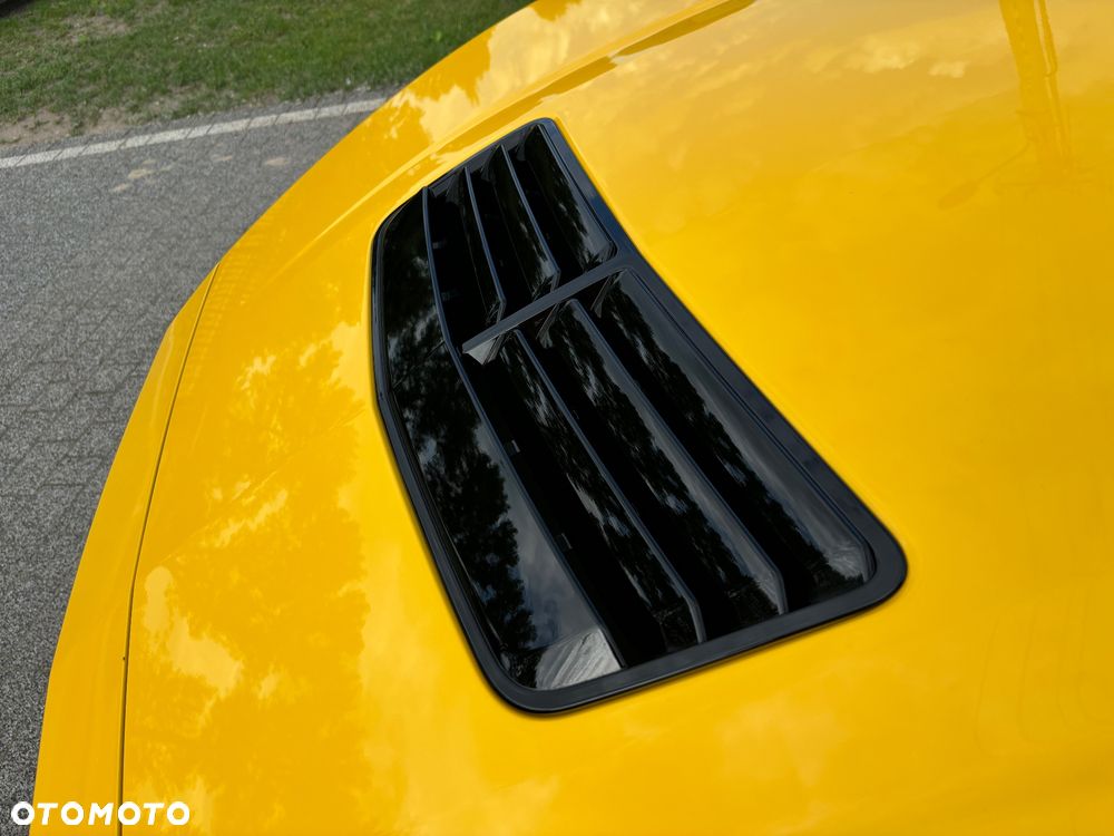 Ford Mustang - 4