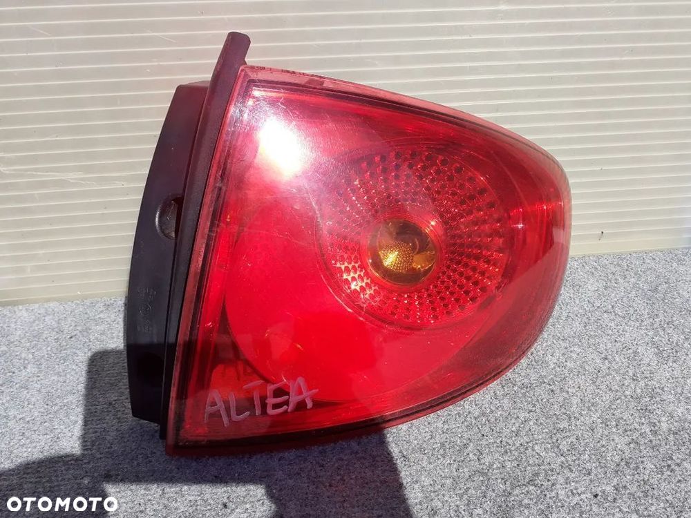 LAMPA TYLNA TYŁ PRAWA SEAT ALTEA ORYGINAŁ WYSYŁKA! - 1