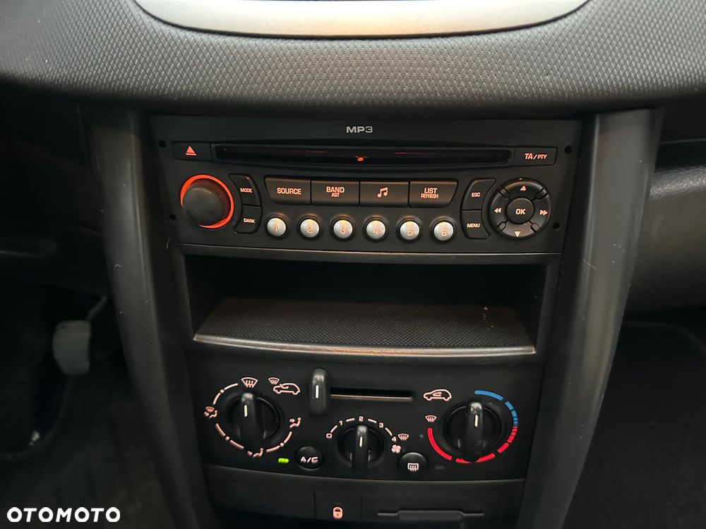 Peugeot 207 75 Filou - 17