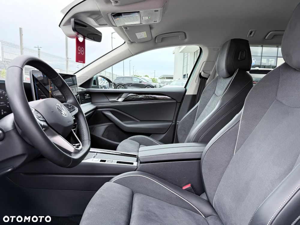 Volkswagen Passat Variant 2.0 TDI EVO Elegance DSG - 27