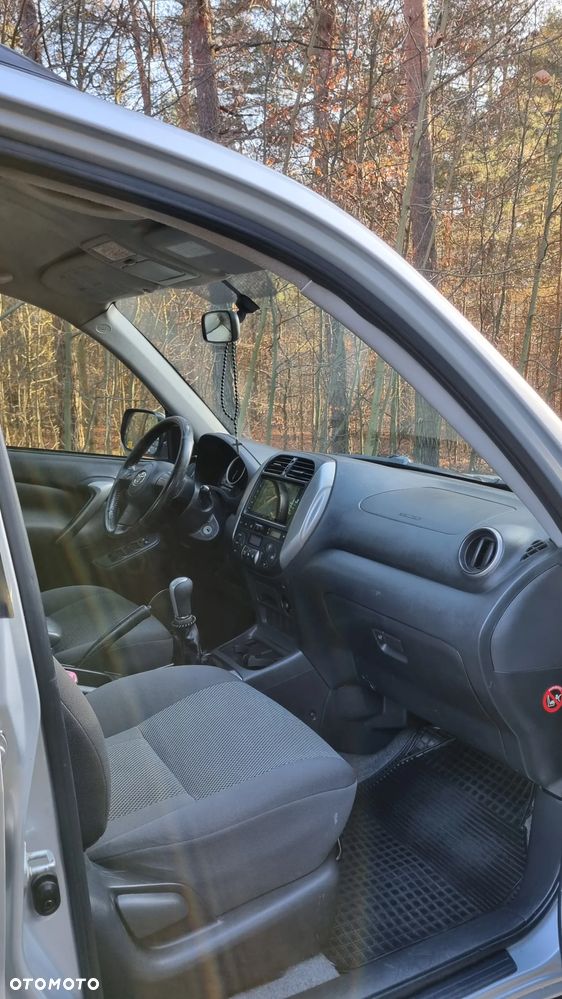 Toyota RAV4 2.0 D-4D 4x4 - 12