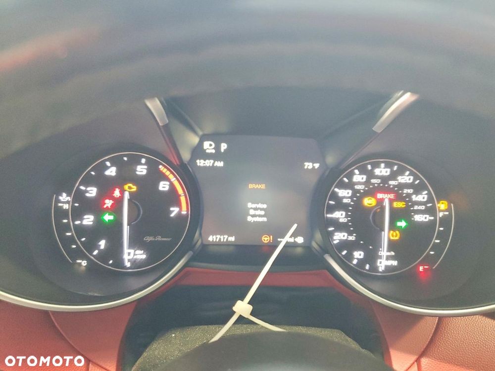 Alfa Romeo Giulia 2.0 Turbo 16V AT8-Q4 Ti - 11