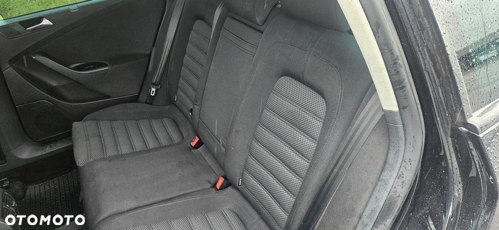 Volkswagen Passat 1.6 TDI DPF BlueMotion Technology Comfortline - 14