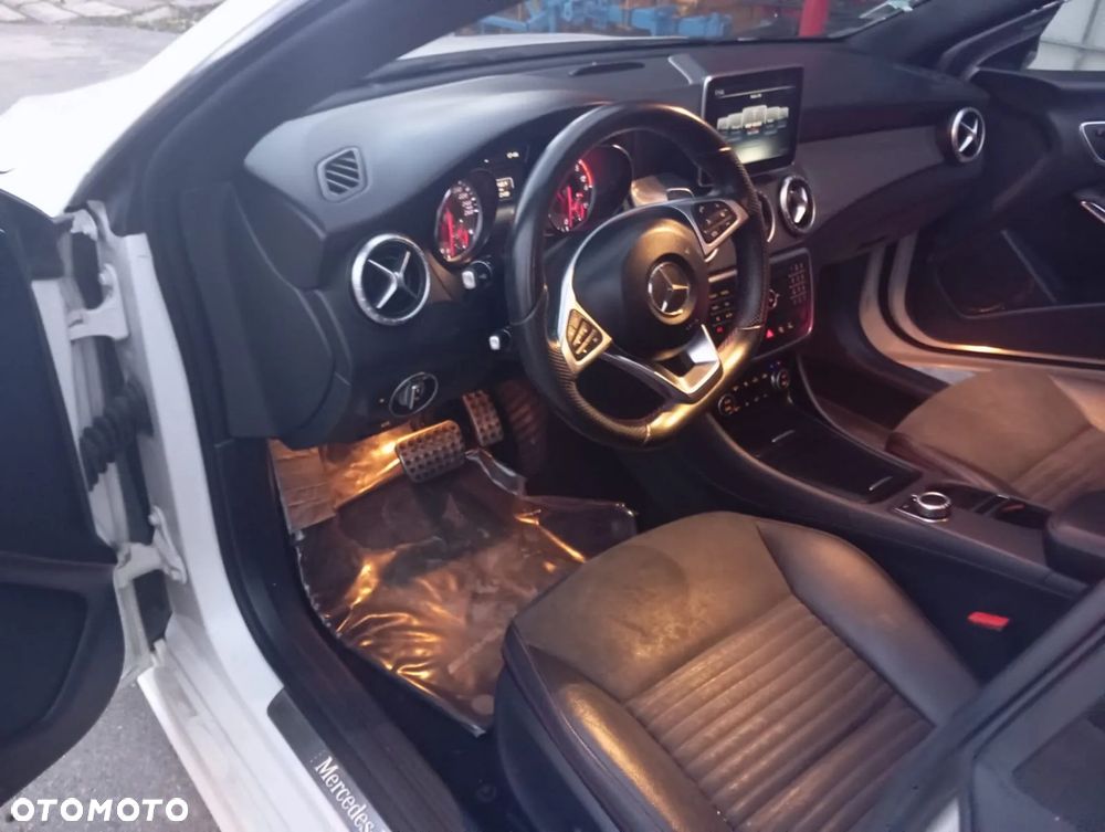 Mercedes-Benz CLA ver-180-d-shooting-brake-7g--dct - 16