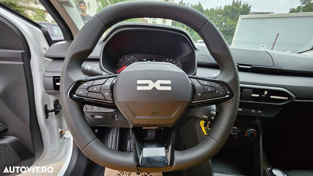 Dacia Logan TCe 100 Essential - 12