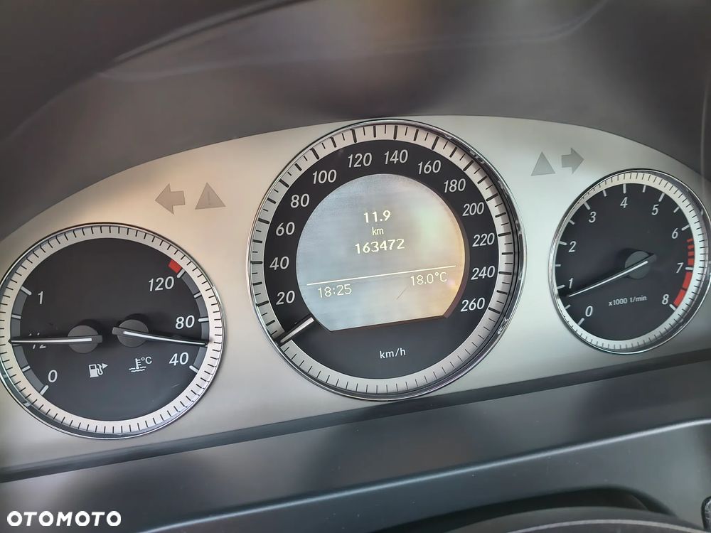 Mercedes-Benz Klasa C 180 Kompressor BlueEFFICIENCY Avantgarde - 19