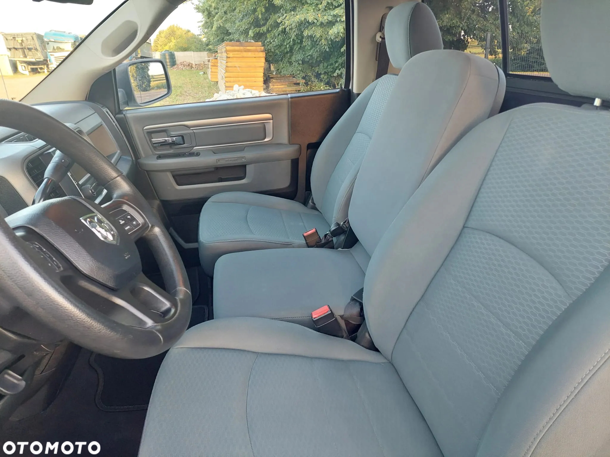 Dodge RAM 1500 5.7 4x4 - 19