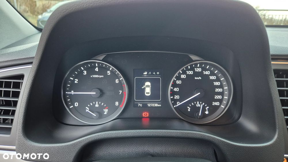 Hyundai Elantra 1.6 Style - 8