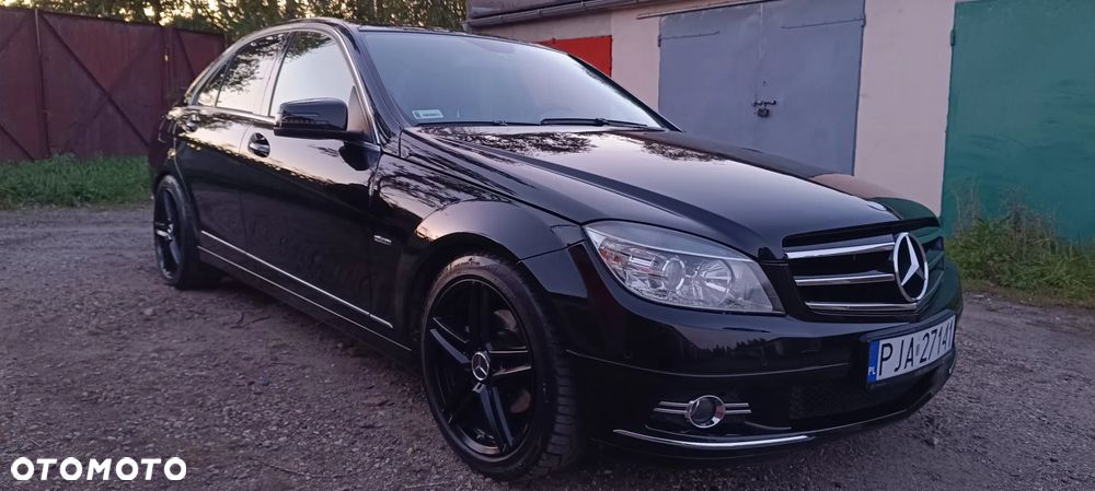 Mercedes-Benz Klasa C 180 CGI Automatik BlueEFFICIENCY Avantgarde - 3
