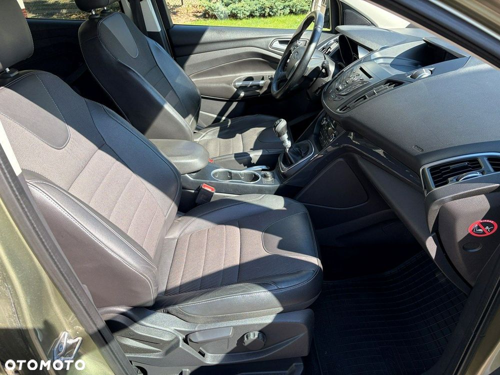Ford Kuga - 16