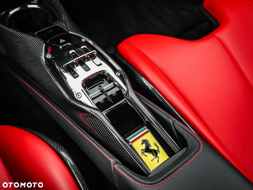 Ferrari SF90 Stradale - 21
