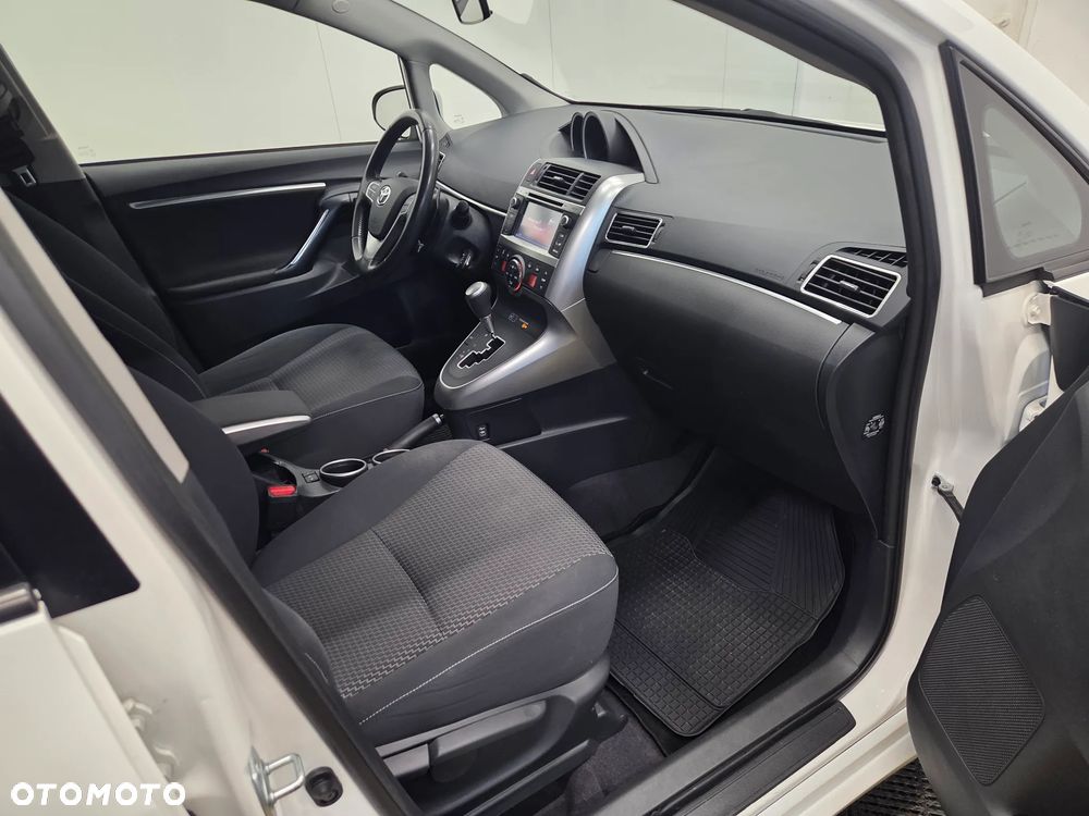 Toyota Verso 1.8 Multidrive Edition - 9