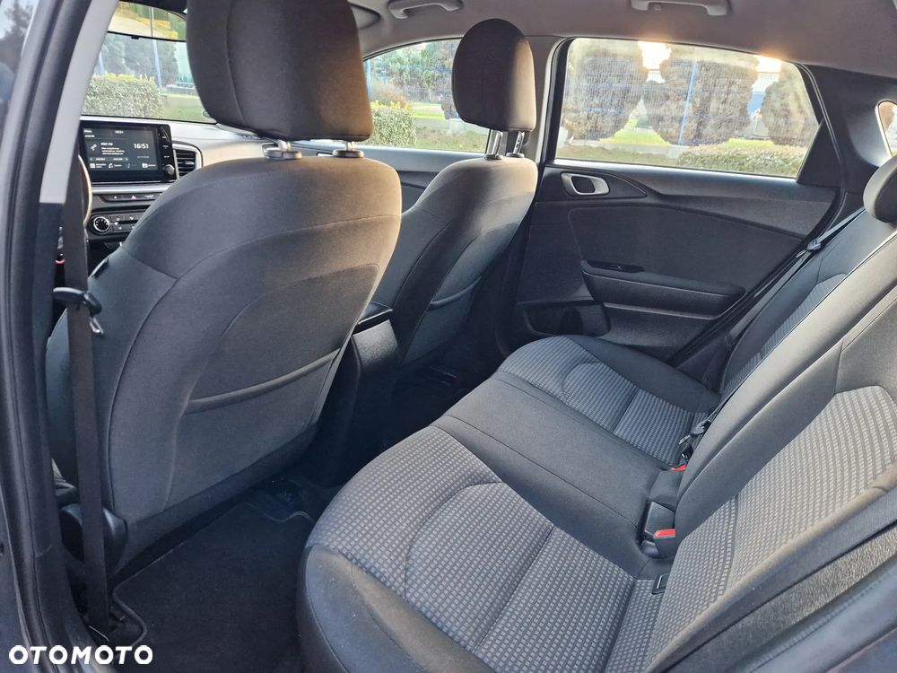 Kia Ceed - 25