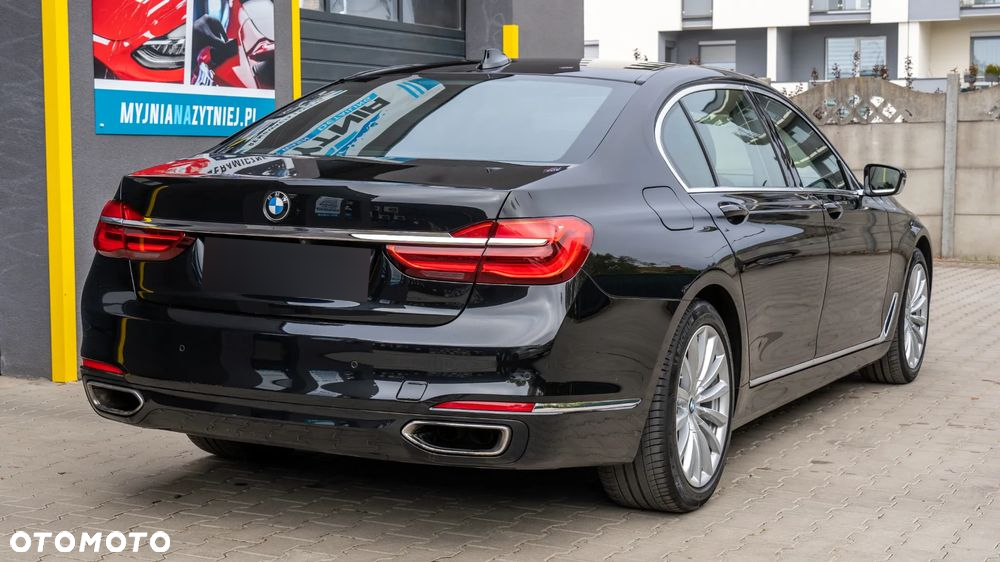 BMW Seria 7 750Li xDrive - 3