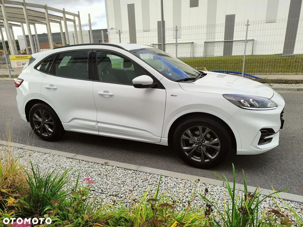 Ford Kuga 1.5 EcoBoost ST-LINE X - 3