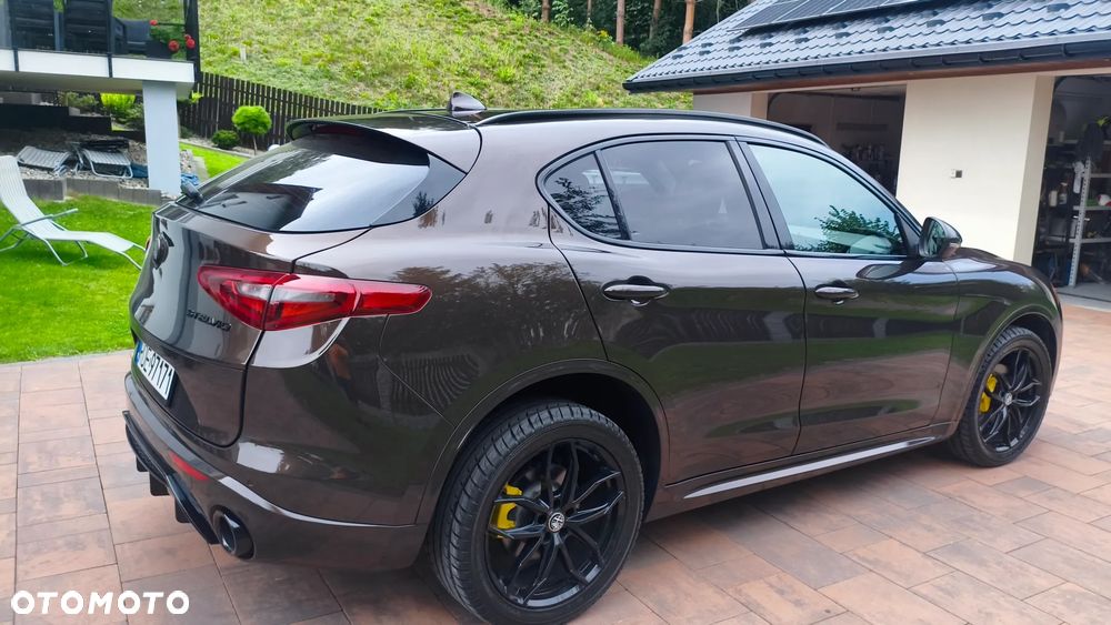 Alfa Romeo Stelvio 2.0 Turbo 16V AT8-Q4 Executive - 4