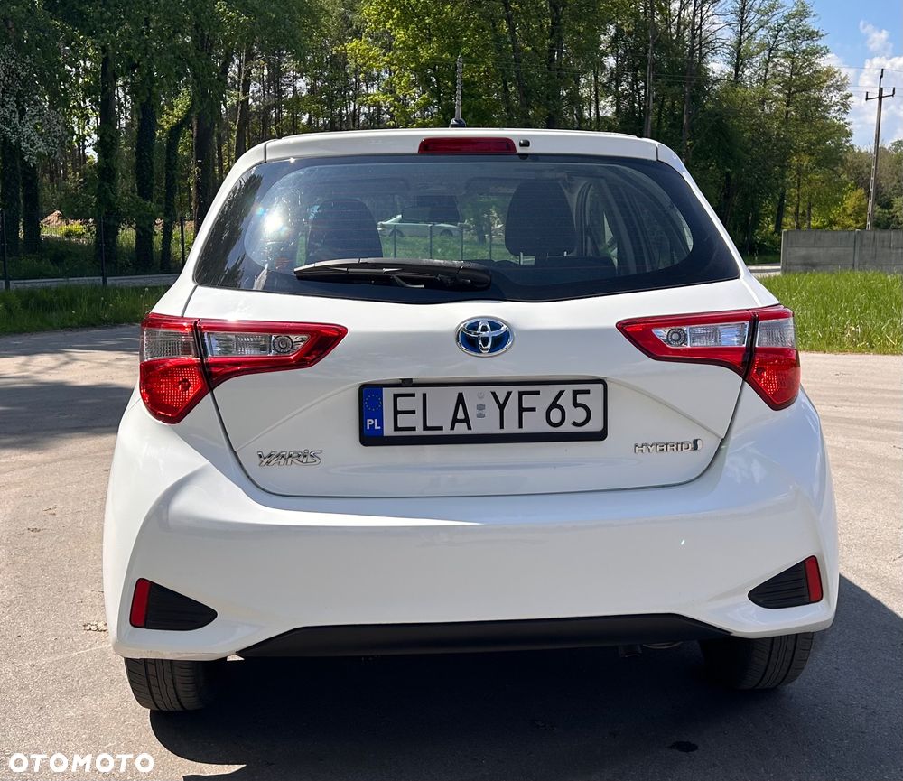Toyota Yaris Hybrid 100 Premium - 18