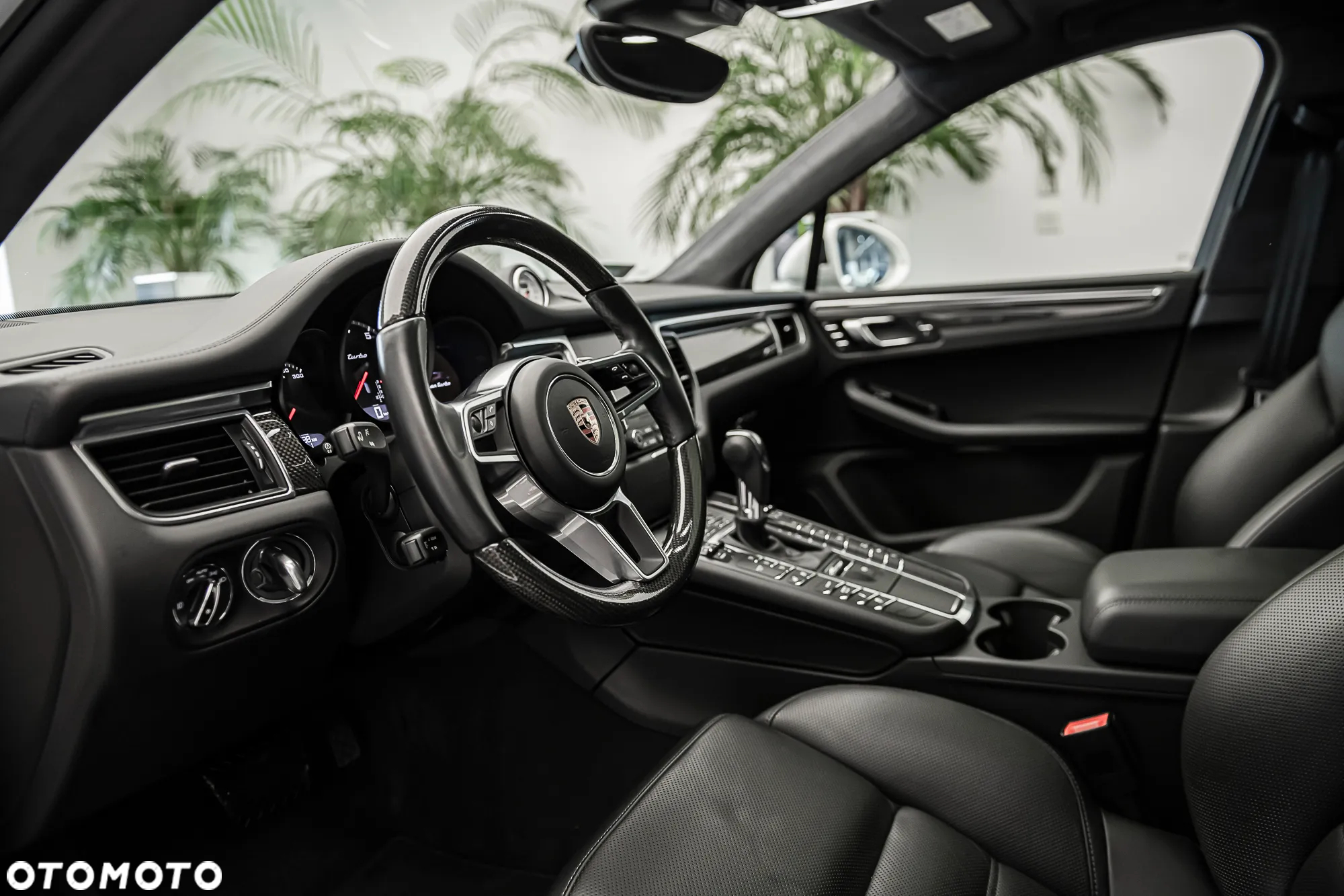 Porsche Macan Turbo - 8