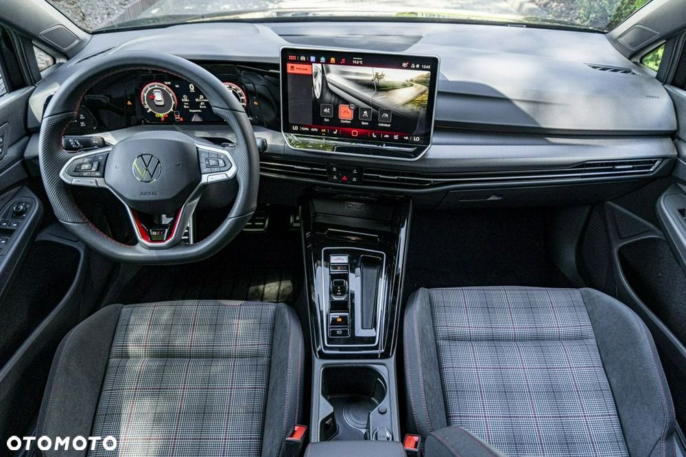 Volkswagen Golf - 25