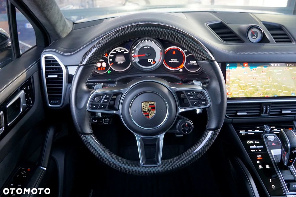 Porsche Cayenne Coupe GTS - 32