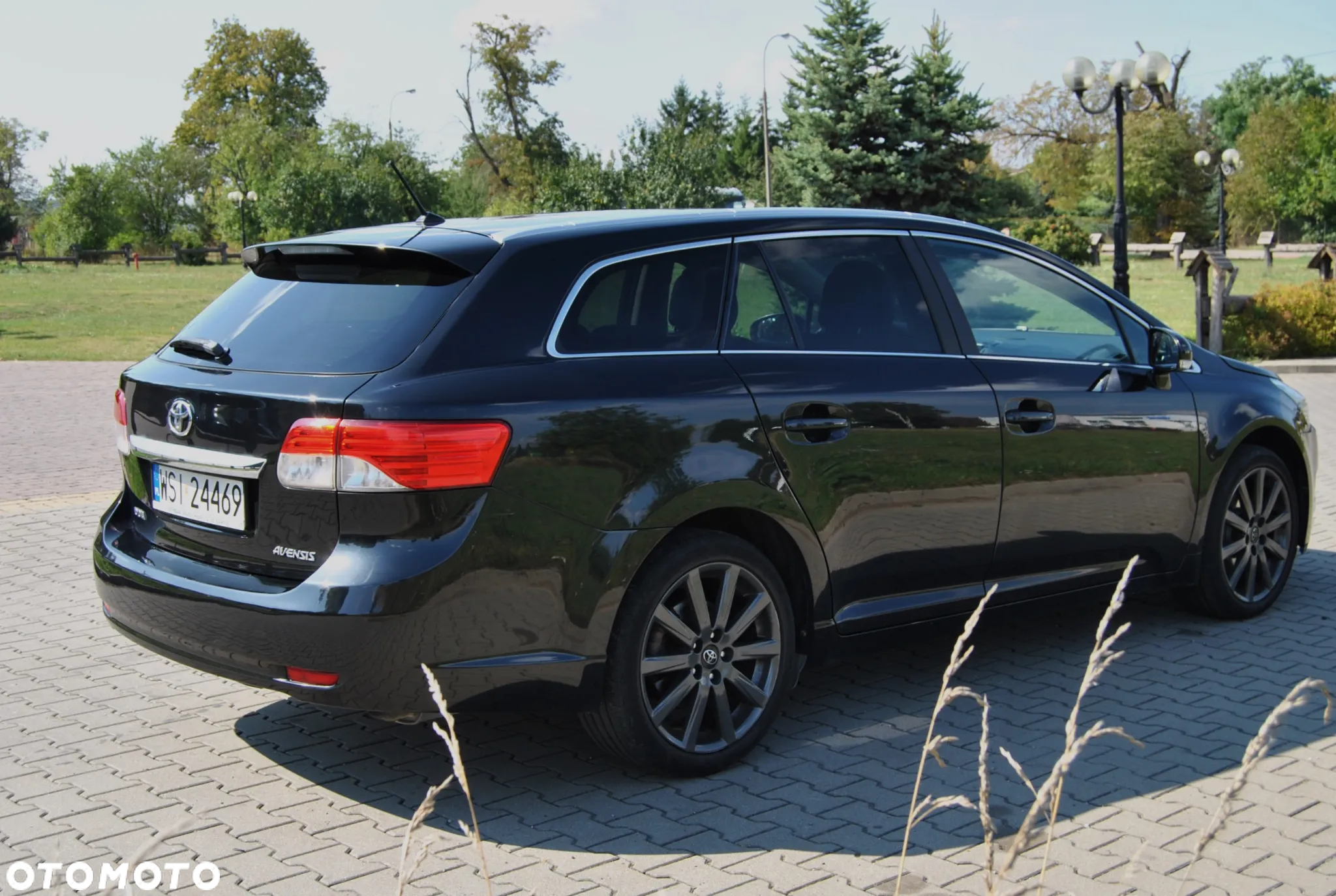 Toyota Avensis Combi 2.0 Multidrive S Executive - 3