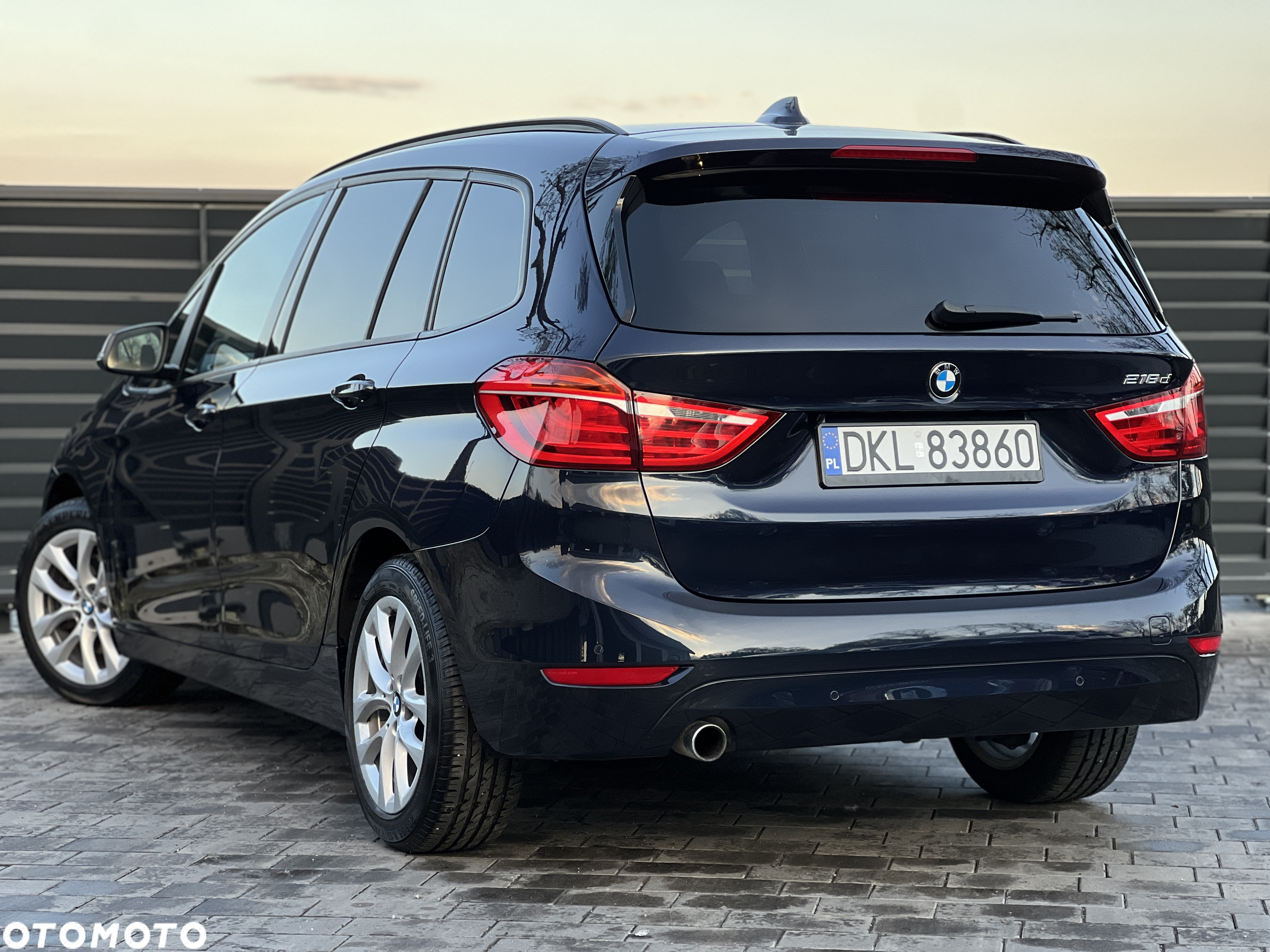 BMW Seria 2 218d Sport Line - 4