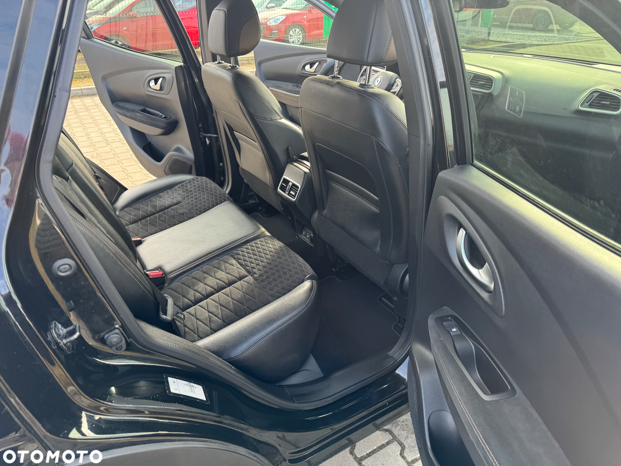 Renault Kadjar TCe 140 EDC GPF BLACK EDITION - 18