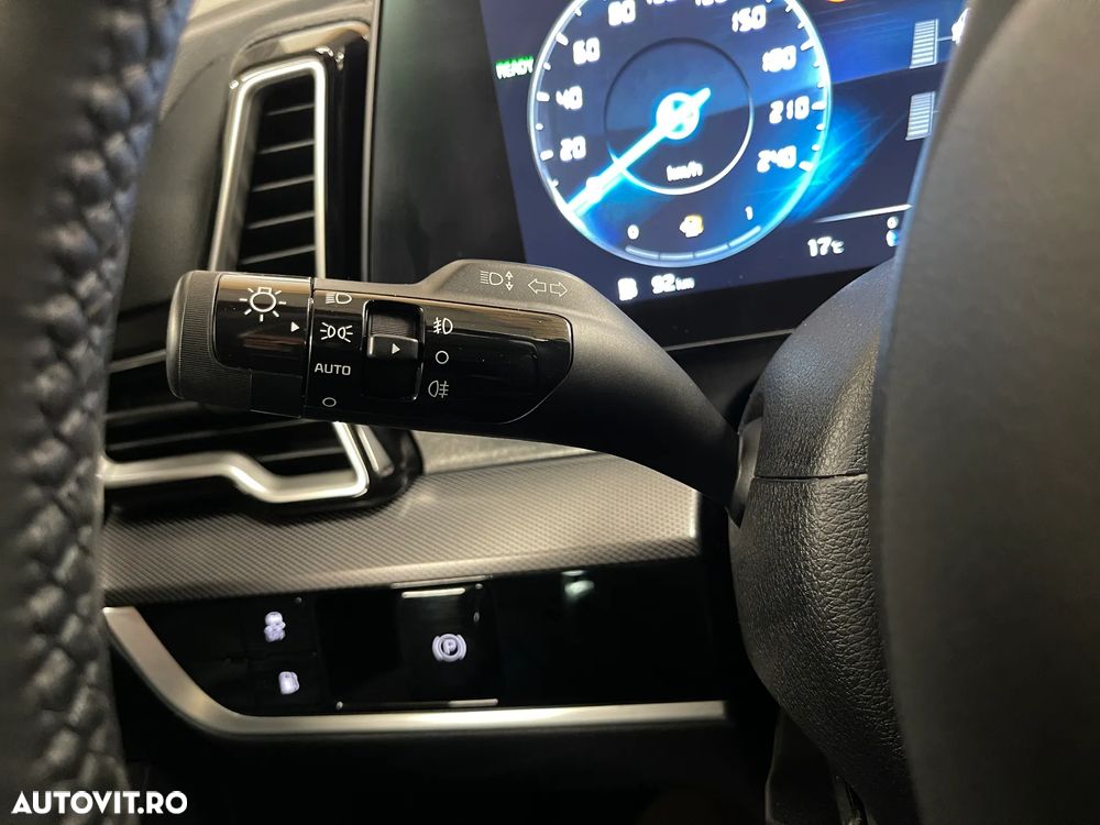 Kia Sportage 1.6 T-GDI PHEV 6AT 4x4 Business Line - 29