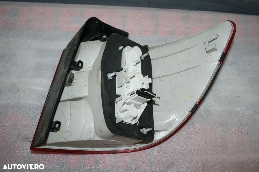 Stop Tripla dreapta Mercedes B Class W245 Livram Oriunde - 1