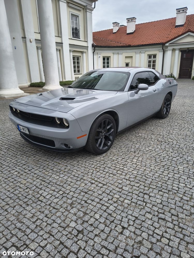 Dodge Challenger - 1