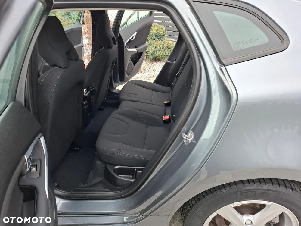 Volvo V40 T2 You - 25