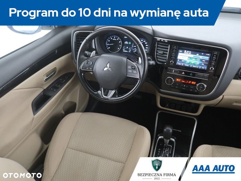 Mitsubishi Outlander - 9