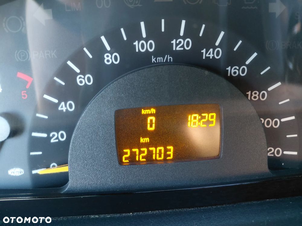 Mercedes-Benz Vito - 10