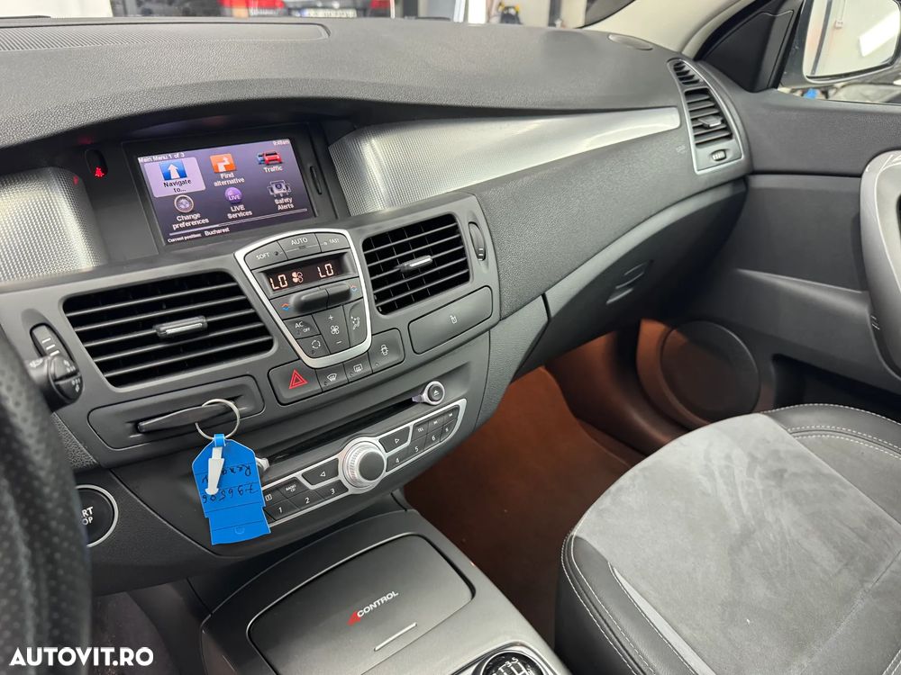 Renault Laguna ENERGY dCi 175 FAP Start & Stop GT - 25